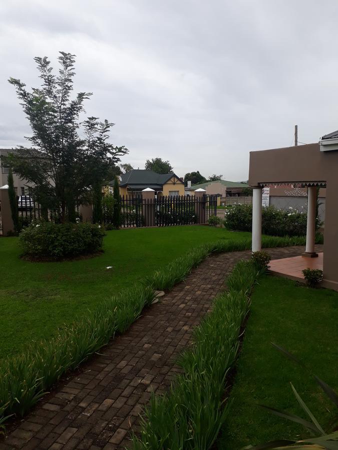 Balfour Lodge Luaran gambar